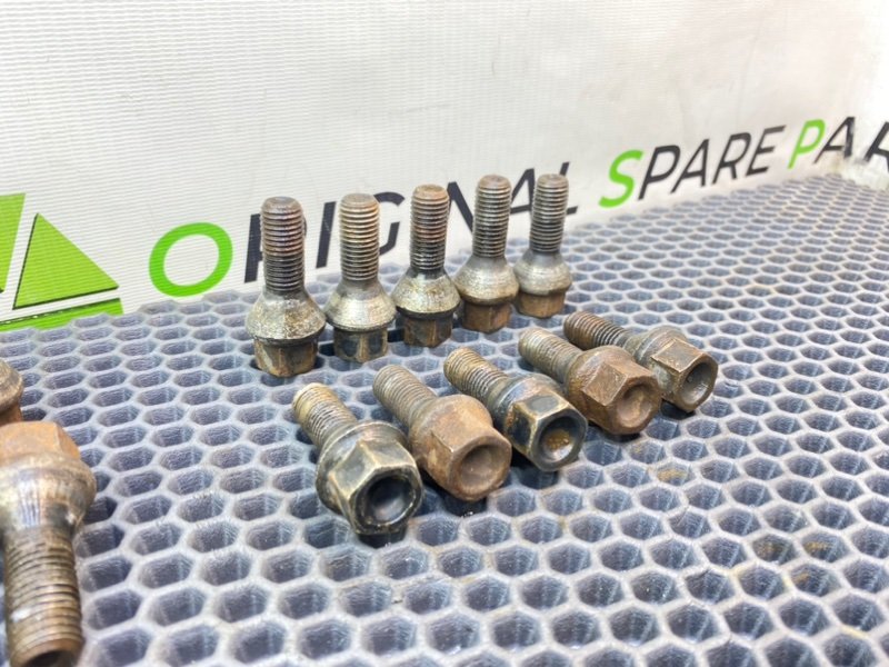 Колесные болты, 2000 рублей, Тверь