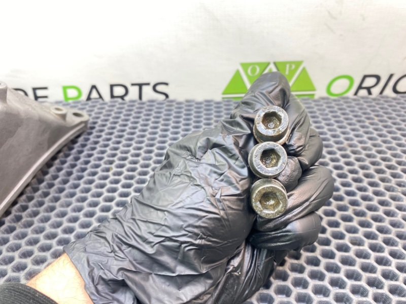 Кронштейн МКПП, 2100 рублей, Калининград