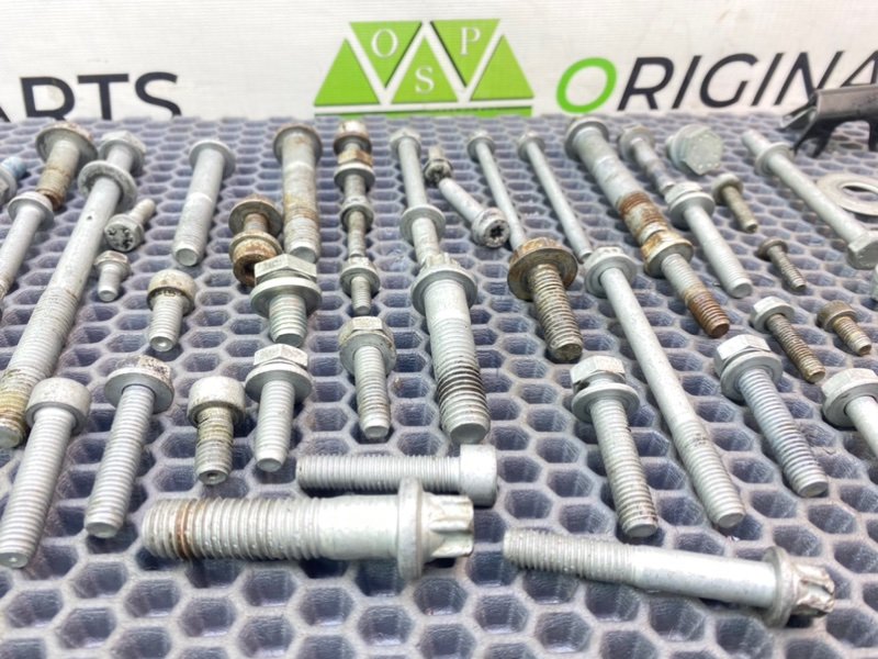 Болты двигателя, 1700 рублей, Калининград