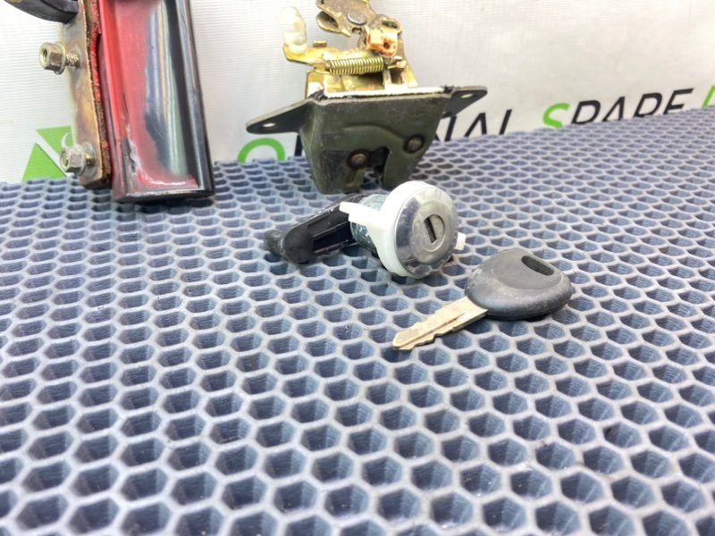 Замок багажника, 2400 рублей, Калининград