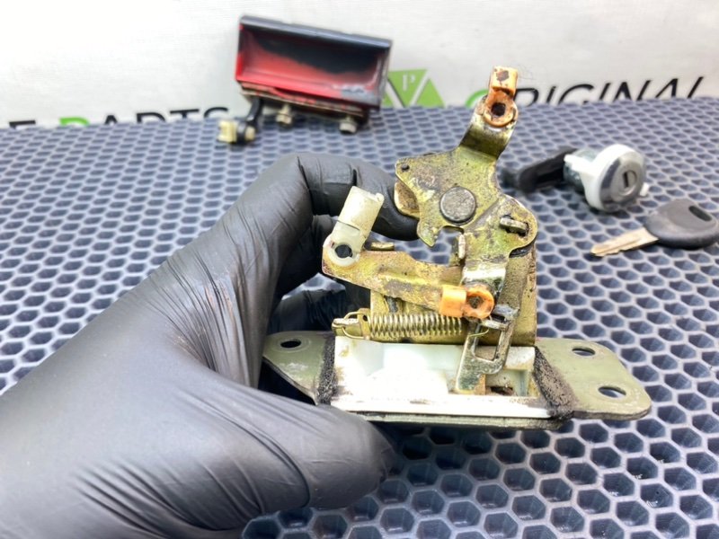 Замок багажника, 2400 рублей, Калининград