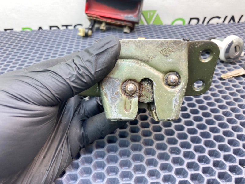 Замок багажника, 2400 рублей, Калининград