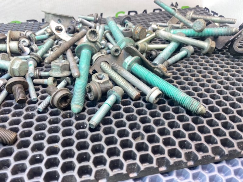 Болты двигателя, 2200 рублей, Калининград