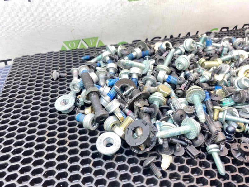 Болты салона, 2400 рублей, Калининград