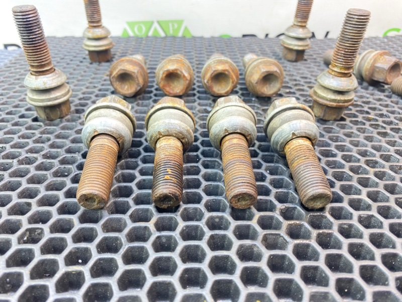 Колесные болты, 1700 рублей, Тверь