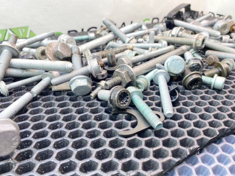 Болты двигателя, 2200 рублей, Калининград