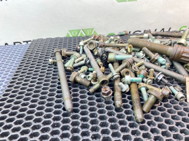 Болты двигателя, 2200 рублей, Калининград