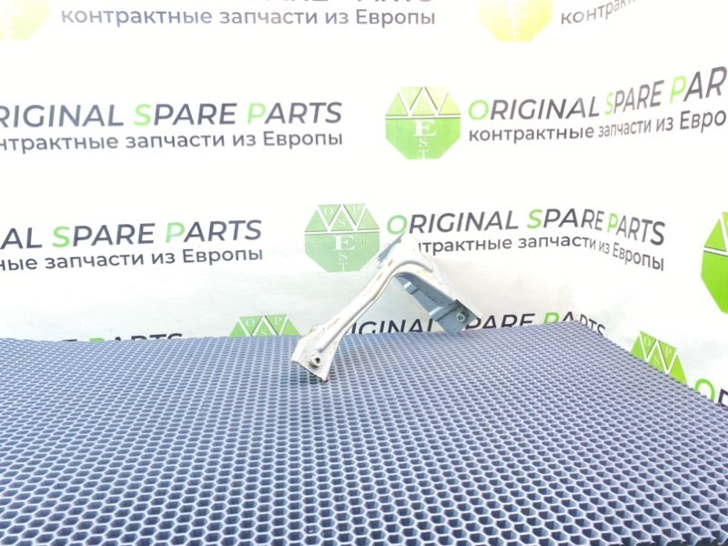 Кронштейн крыла, 1000 рублей, Калининград