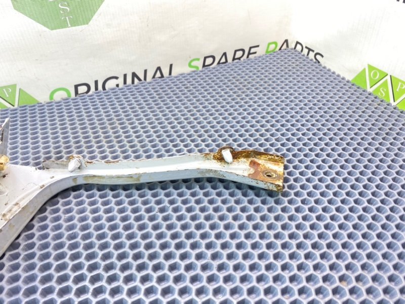 Кронштейн крыла, 1000 рублей, Калининград