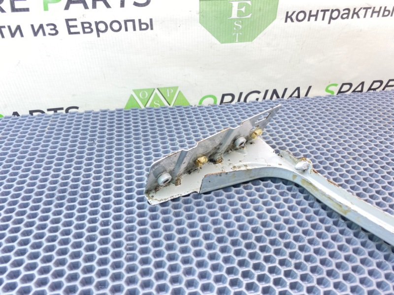 Кронштейн крыла, 1000 рублей, Калининград