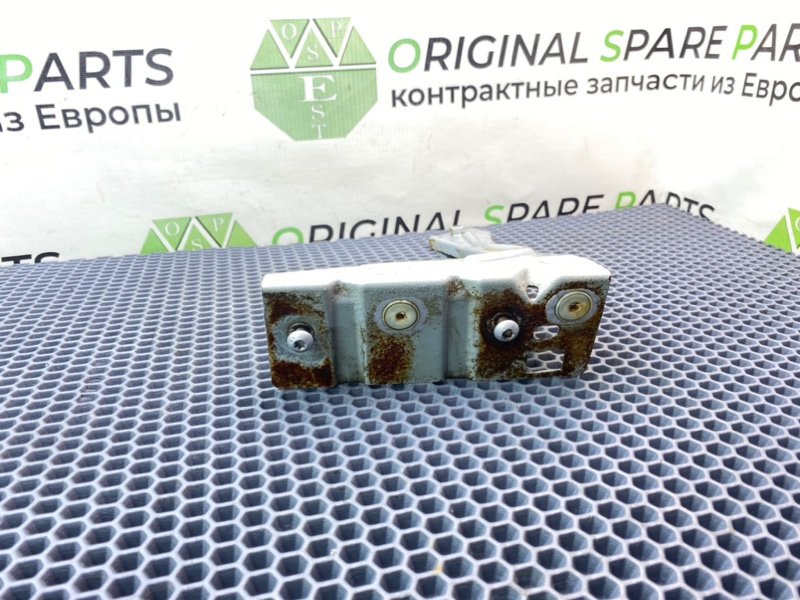 Кронштейн крыла, 1000 рублей, Калининград