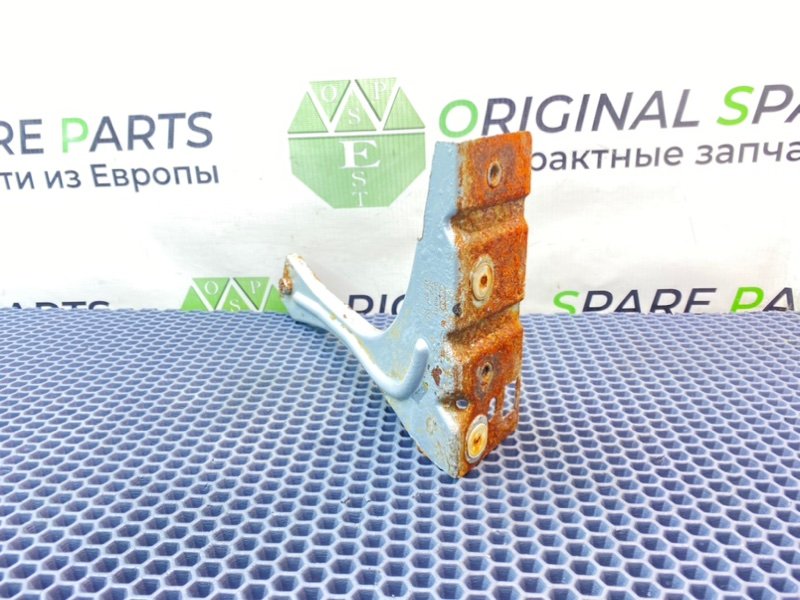 Кронштейн крыла, 1000 рублей, Калининград