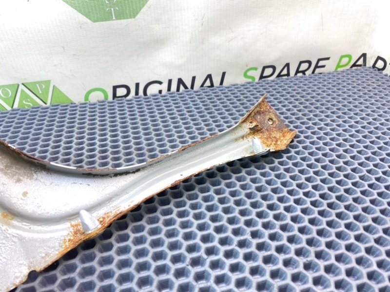 Кронштейн крыла, 1000 рублей, Калининград