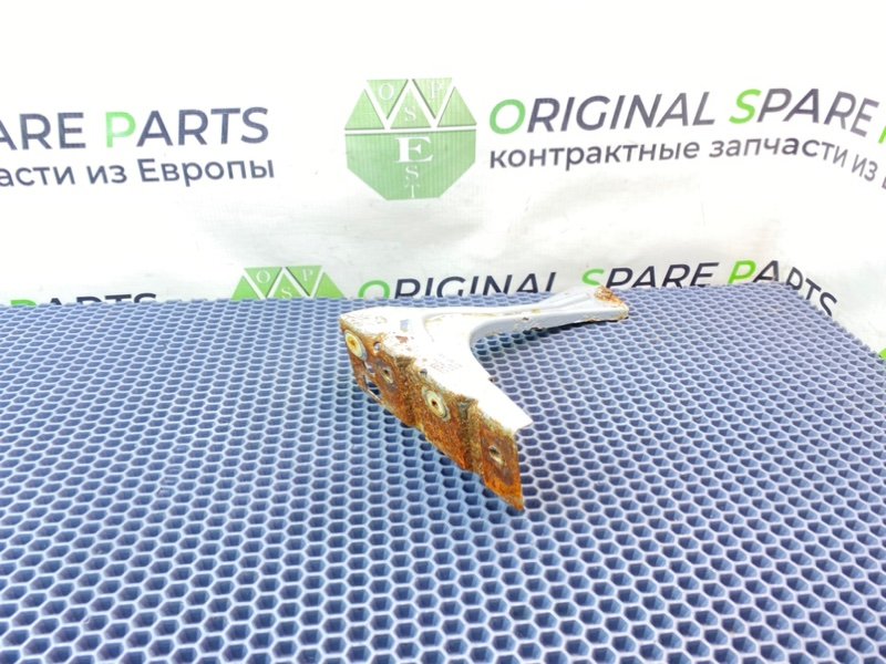 Кронштейн крыла, 1000 рублей, Калининград