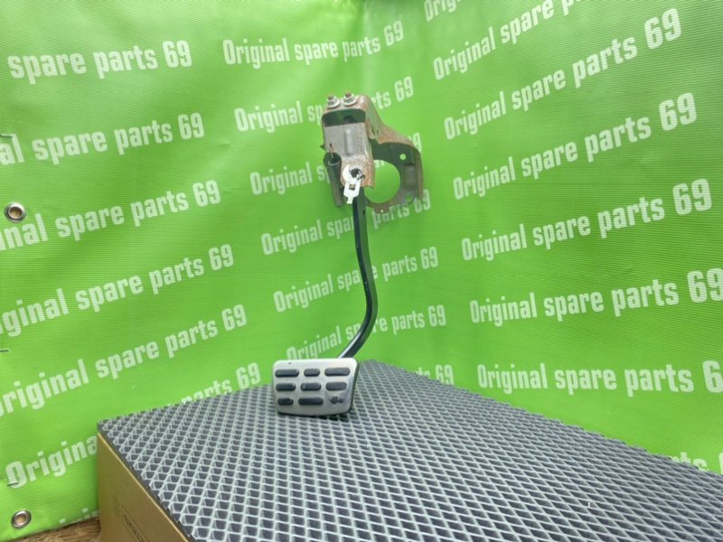 Педаль тормоза, 1000 рублей, Тверь