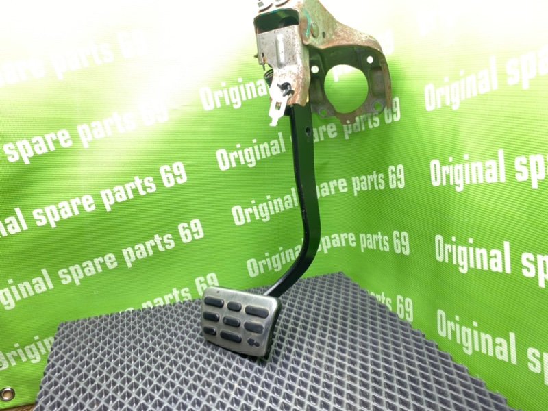 Педаль тормоза, 1000 рублей, Тверь