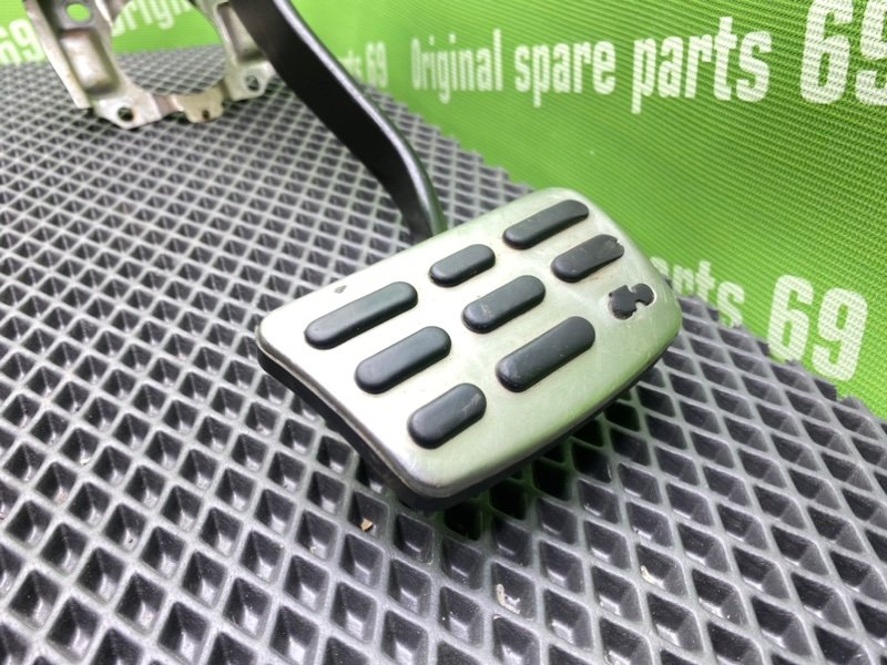 Педаль тормоза, 1000 рублей, Тверь