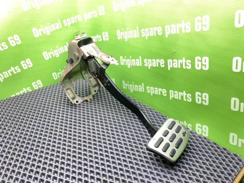 Педаль тормоза, 1000 рублей, Тверь