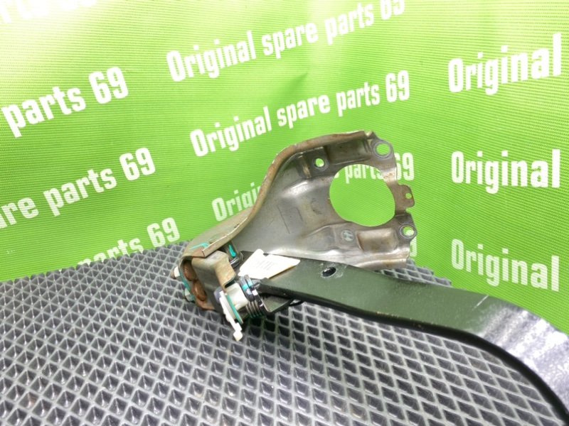 Педаль тормоза, 1000 рублей, Тверь