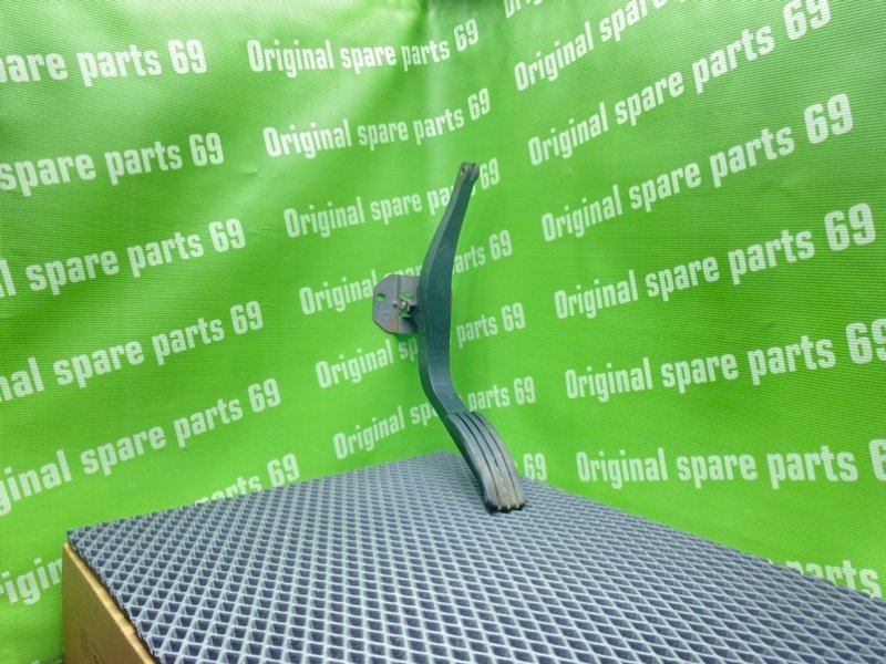 Педаль газа, 800 рублей, Тверь