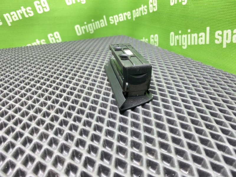 Направляющая шторки багажника, 1300 рублей, Тверь