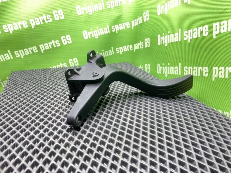 Педаль газа, 800 рублей, Тверь