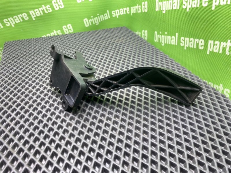 Педаль газа, 800 рублей, Тверь