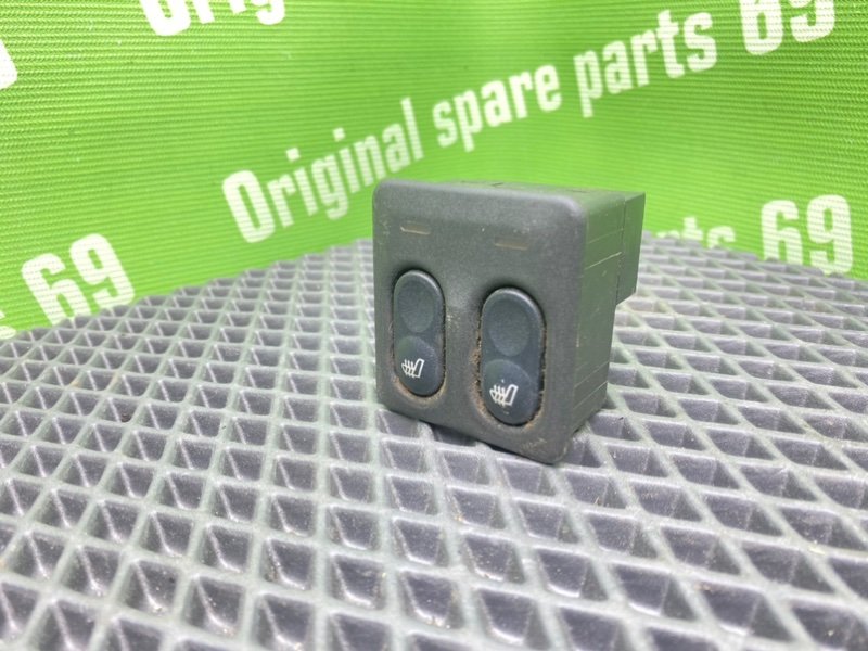 Кнопка обогрева сидений, 500 рублей, Тверь