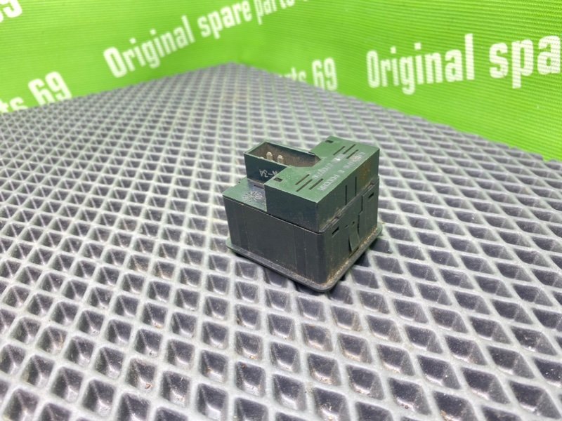 Кнопка обогрева сидений, 500 рублей, Тверь