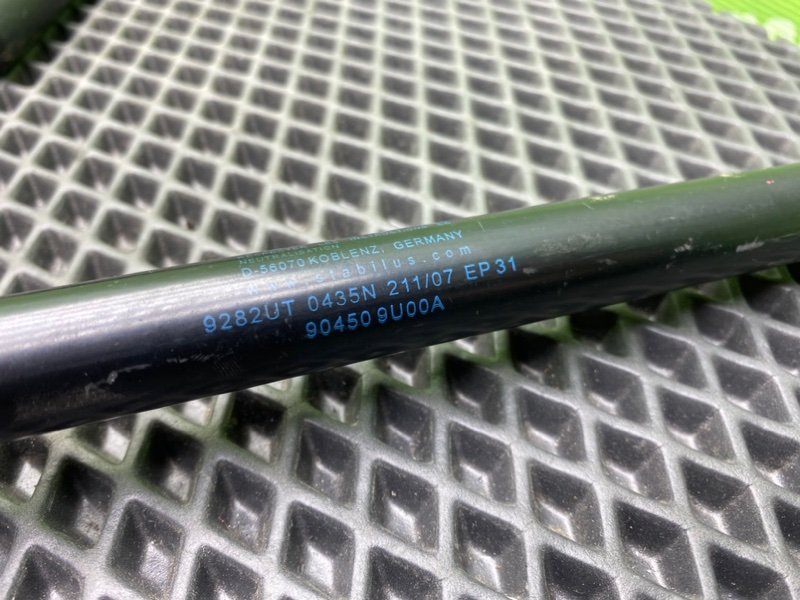 Амортизатор капота, 900 рублей, Тверь