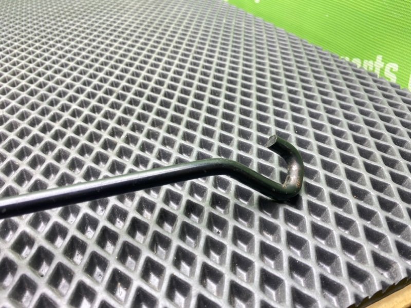 Упор капота, 400 рублей, Тверь