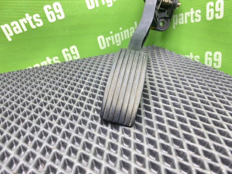 Педаль газа, 700 рублей, Тверь