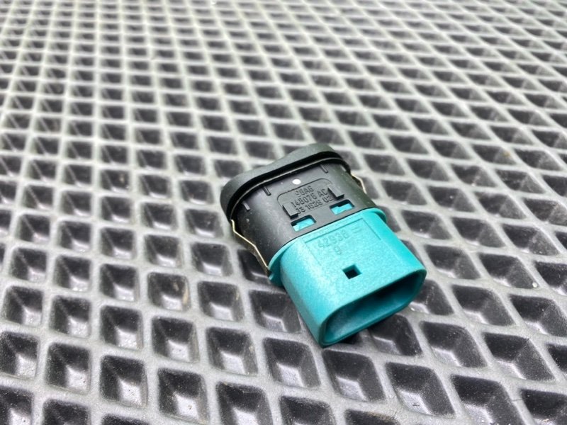 Кнопка центрального замка, 500 рублей, Тверь