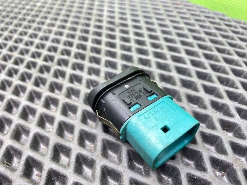 Кнопка центрального замка, 500 рублей, Тверь