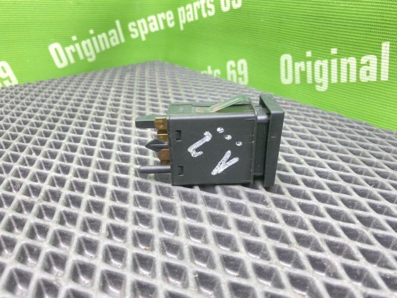 Кнопка обогрева заднего стекла, 700 рублей, Тверь