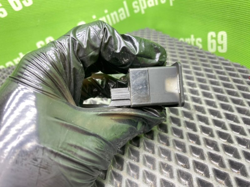 Кнопка, 500 рублей, Тверь