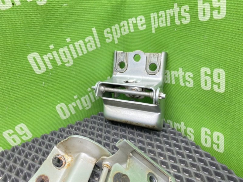 Петли багажника, 1000 рублей, Тверь