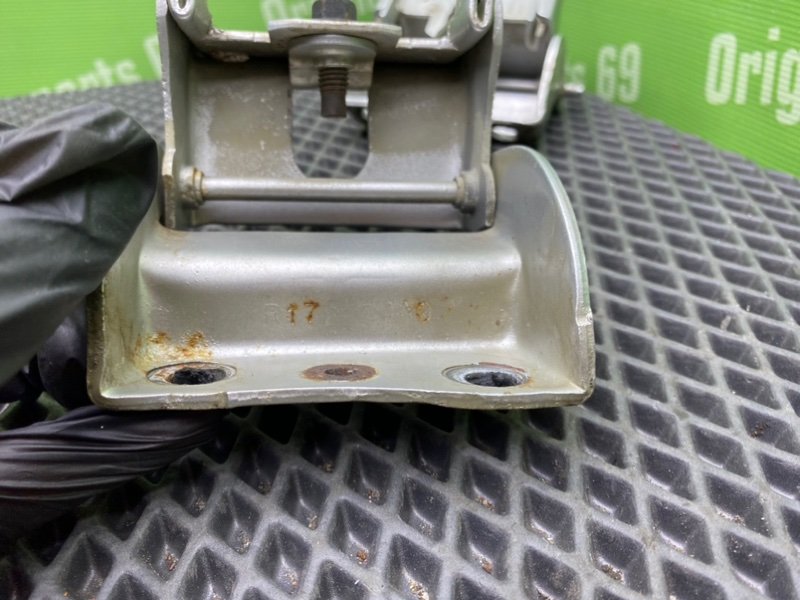 Петли багажника, 1000 рублей, Тверь