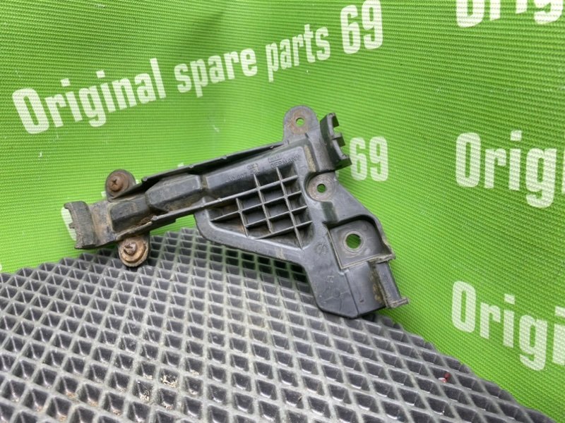 Кронштейн бампера, 1000 рублей, Тверь