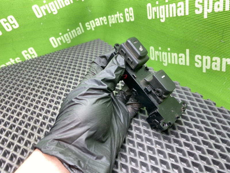 Кнопка обогрева сидений, 1000 рублей, Тверь