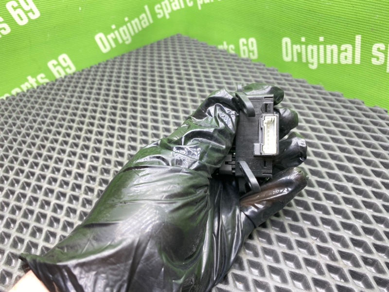 Кнопки, 1000 рублей, Тверь