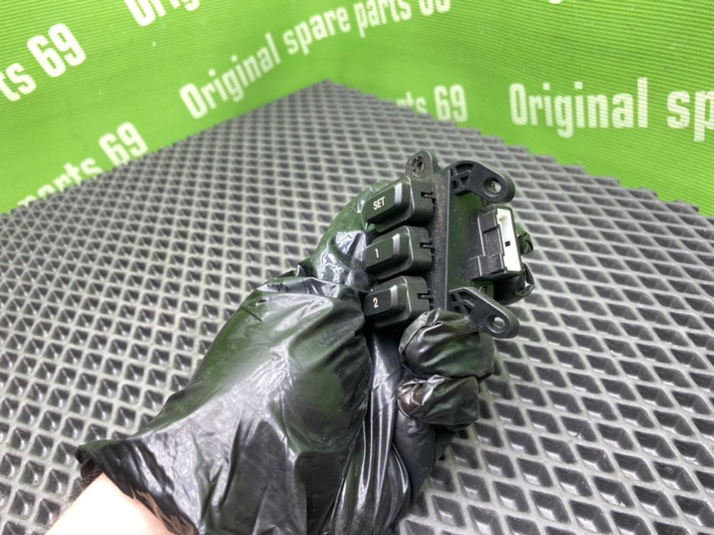 Кнопки, 1000 рублей, Тверь