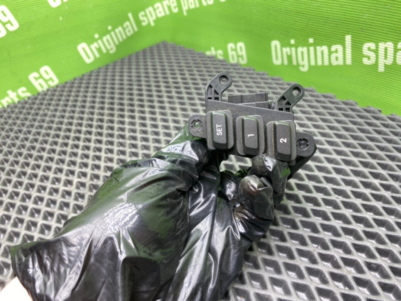 Кнопки, 1000 рублей, Тверь