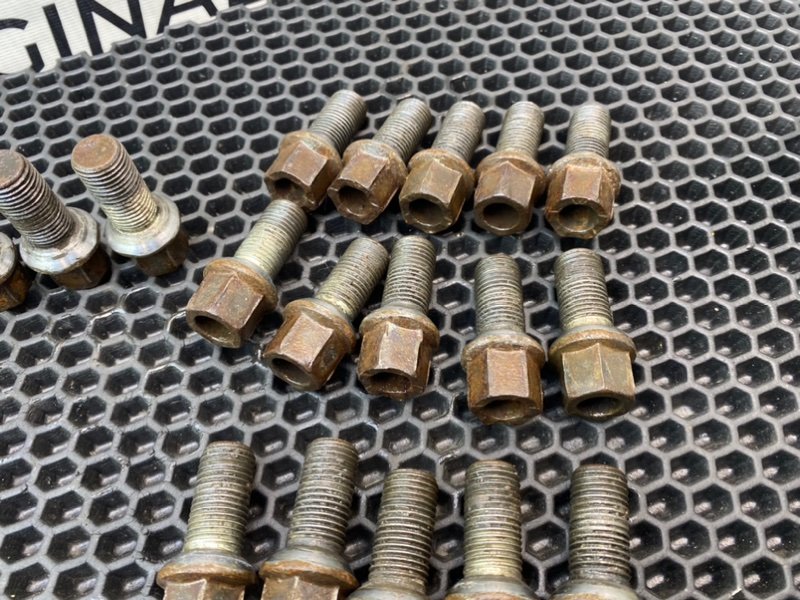 Колесные болты, 2100 рублей, Тверь