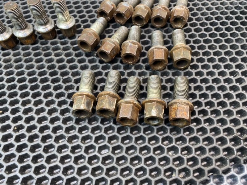 Колесные болты, 2100 рублей, Тверь