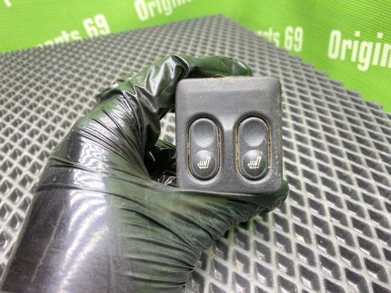 Кнопка обогрева сидений, 900 рублей, Тверь