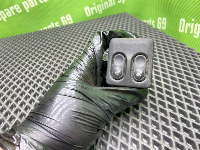 Кнопка обогрева сидений, 900 рублей, Тверь