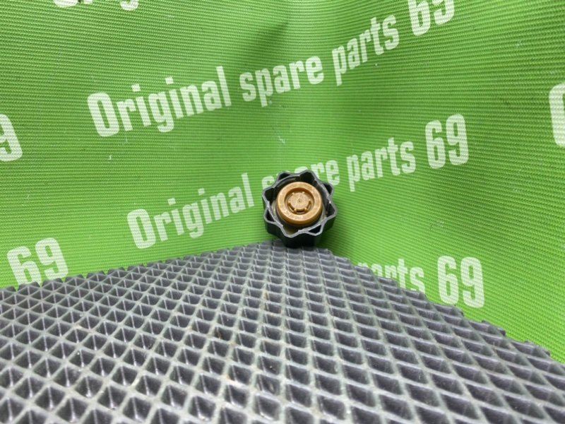 Крышка расширительного бачка, 500 рублей, Тверь