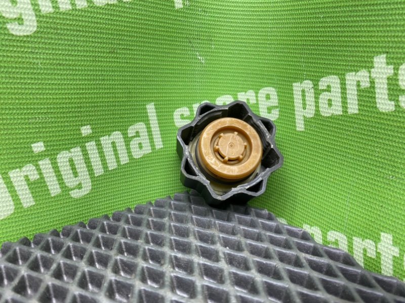 Крышка расширительного бачка, 500 рублей, Тверь