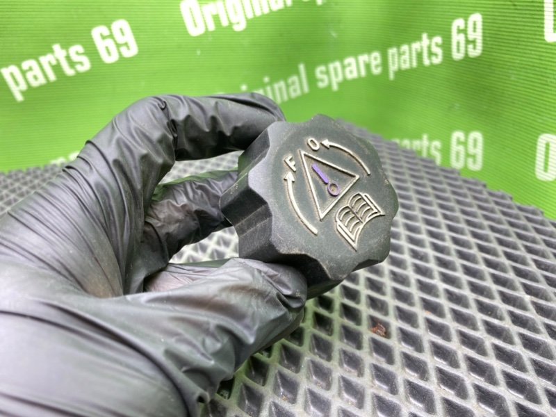 Крышка расширительного бачка, 500 рублей, Тверь